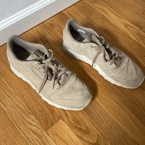 Men’s suede Reeboks